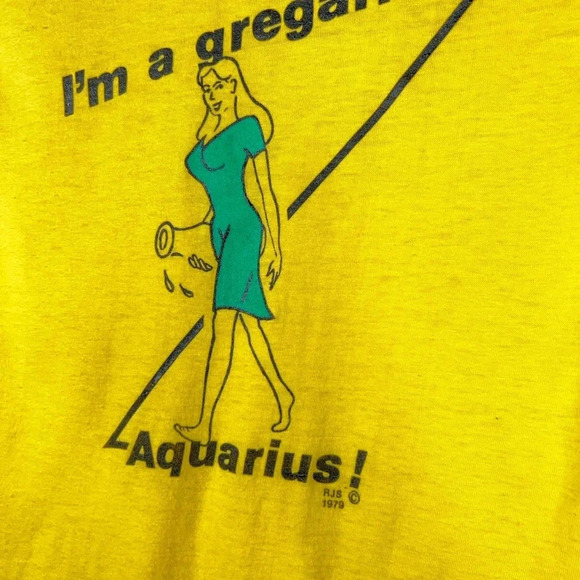 Vintage Gregarious Aquarius T Shirt Yellow Single Stitch Graphic Print Zodiac - Picture 4 of 8